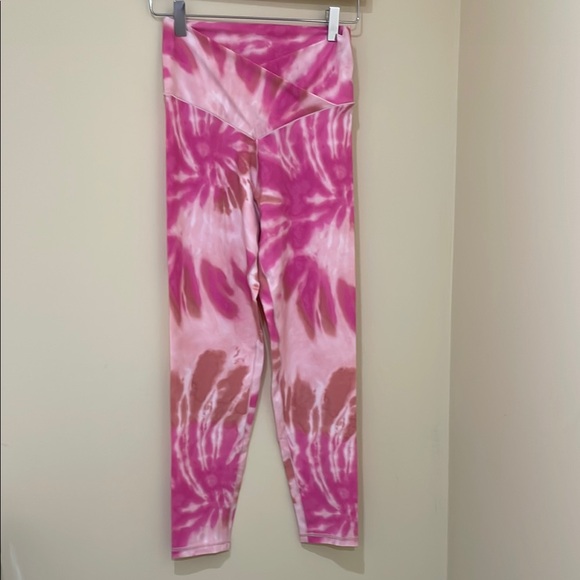 Offline by Aerie Real Me Tie-Dye High Waisted Crossover Leggings - Picture 4 of 4